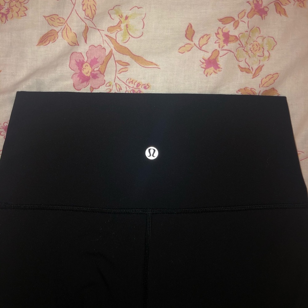 black lululemon leggings